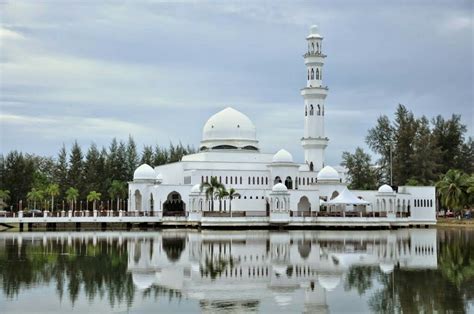 Masjid Terapung Masjid Tengku Tengah Zaharah Kuala Terengganuterengganu