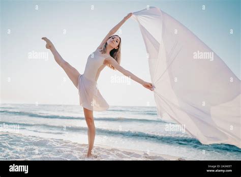 Fabric Wind Dance Hi Res Stock Photography And Images Alamy