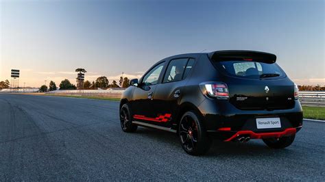 Renault Sandero Rs Racing Spirit Has Michelin Pilot Sport Tires