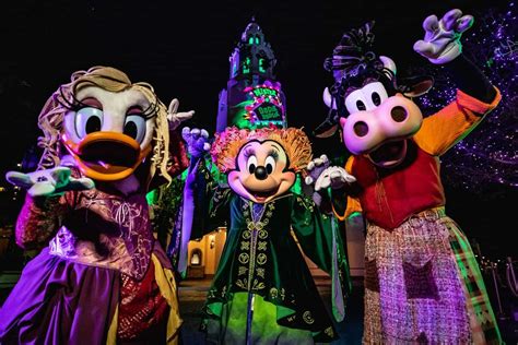 Disneyland After Dark: Everything You Need To Know - The Family Vacation Guide