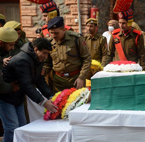 In Pictures Floral Tribute Paid To Inspector Masroor Ahmad Greater Kashmir