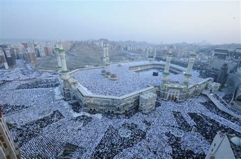 Suasana Di Masjidil Haram Saat Ramadhan Dan Idul Fitri Biro Umroh