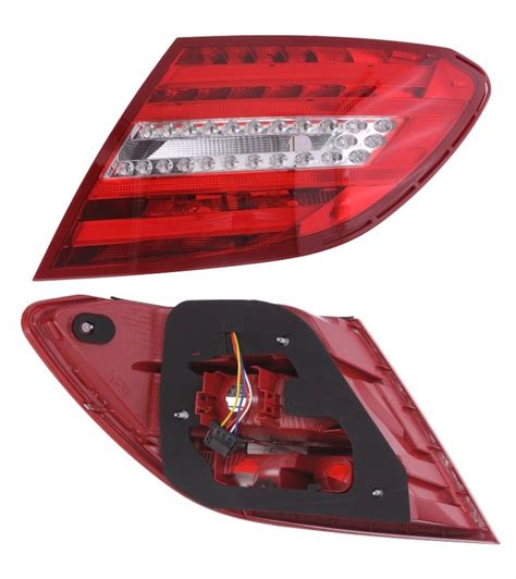 LAMPA TYLNA PRAWA MERCEDES C KLASA W204 Sedan 11 440 1983R UE Za 561