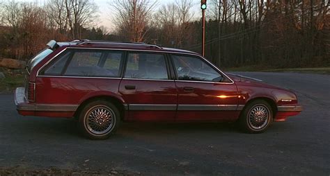 IMCDb.org: 1987 Pontiac 6000 Safari LE in "Jumanji, 1995"