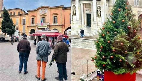 Natale Domenica Accensione Albero In Piazza Prampolini Reggiosera