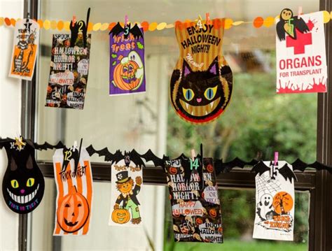 Frighteningly Fun DIY Halloween Countdown Calendars | Jennifer Perkins