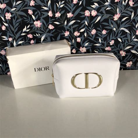 Dior makeup bag in 2022 | Pink makeup bag, Dior makeup, Leather makeup ...