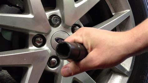 Ford Quick Tips 24 Why Locking Lugnuts Are Worthless Easy Removal