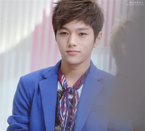 infinite L in MNET มยองแอลผชายเสอนำเงน หลอชด บนเทง