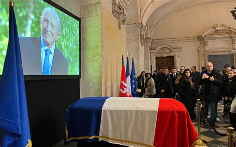 Le Premier Hommage Des Lyonnais G Rard Collomb