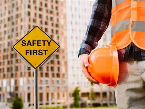 Staying Safe At Work As An Employee Slide Business