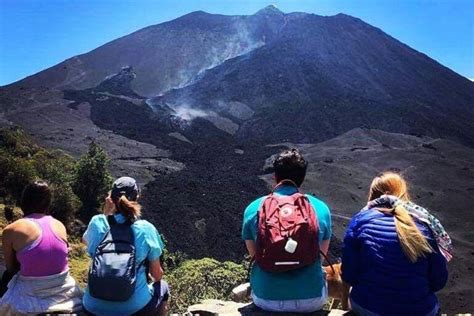 グアテマラ アンティグア：パカヤ火山ハイキングとピクニック アドベンチャー Getyourguide