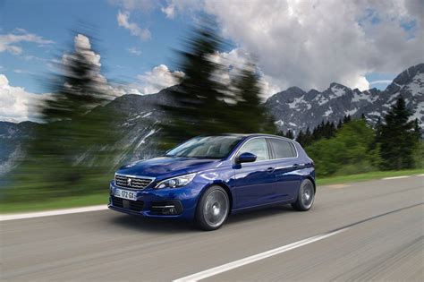 Noul Peugeot 308 facelift costă de la 14 295 de EURO în sus în România