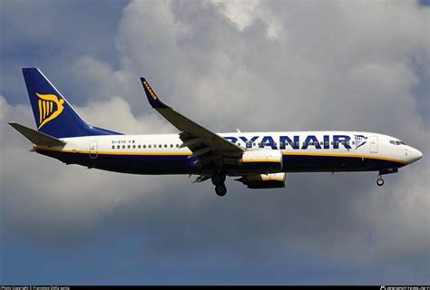 EI EVO Ryanair Boeing 737 8AS WL Photo By Francesco Della Santa ID