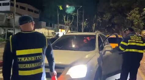 Video Borracho huyó y por poco atropella al Director de Tránsito de