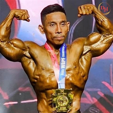 tieu su pham van mach huyen thoai  hinh