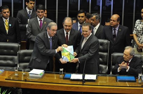 Ministro Aloizio Mercadante Entrega Mensagem Presidencial Ao Congresso