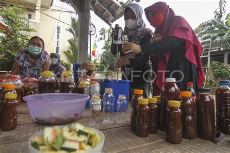 Pembuatan Eco Enzyme Dari Limbah Kulit Buah Antara Foto