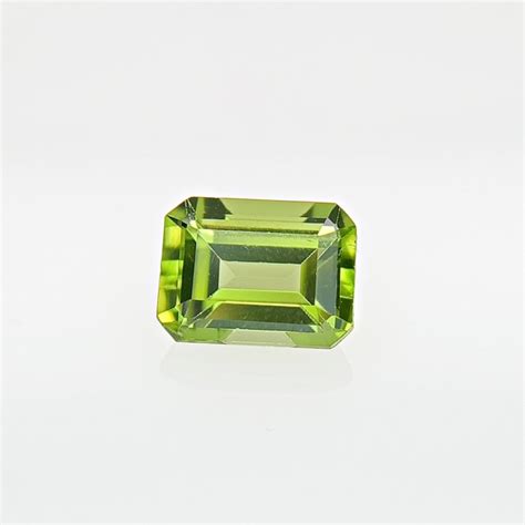 No Reserve Yellowish Green Peridot 1 90 Ct Catawiki