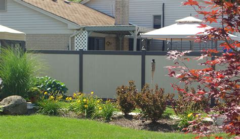 3 Modern Fence Styles You'll Fall in Love With - Popular Fences