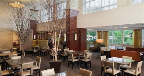 DoubleTree by Hilton Boston Bayside