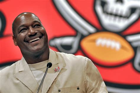 Hall Of Fame Lb Derrick Brooks Hired As Appeals Officer In Nfl Fox Sports