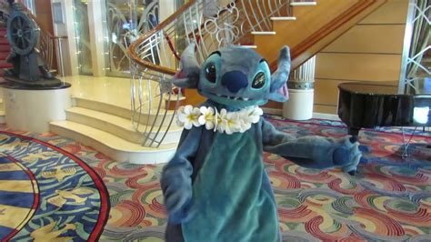 Meet And Greet Stitch Disney Magic Youtube