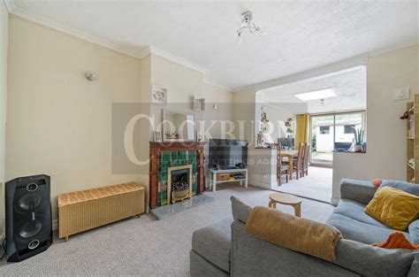 Blanmerle Road New Eltham Se9 3 Bed Semi Detached Bungalow For Sale