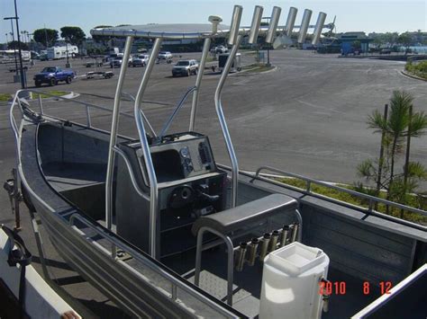 1988 Bayrunner 21 Aluminum Center Console Bloodydecks