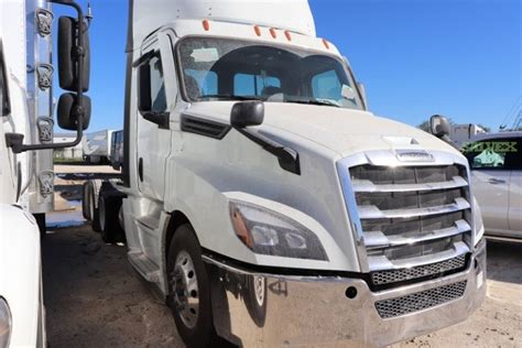 2022 Freightliner Cascadia Day Cab