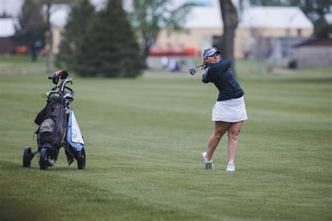 Quinn Dannenbring Continues Strong Play In Sanford Golf Series