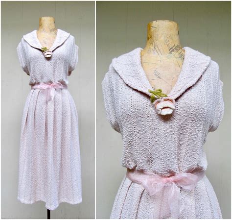 Knit Dress C 1950s Shell Pink Acrylic Boucle Yarn Vertical Bands