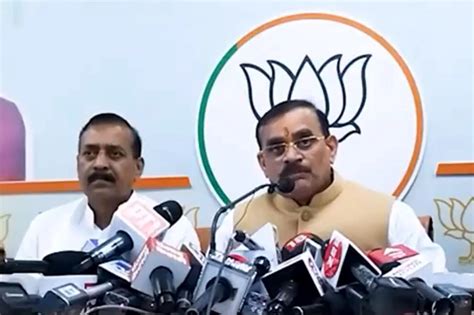 Bjp Attacks Kamal Nath S Scam Poster Releases List Of Congress S Alleged Scams News Puran