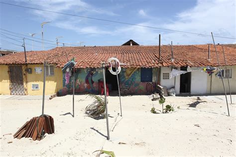 Constru Es Residenciais Avan Am Na Faixa De Areia Da Praia Do Futuro