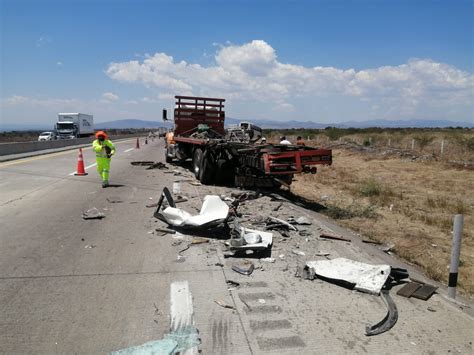 Accidente En Apaseo El Alto Choque Entre 2 Tráilers Y Un Camión En