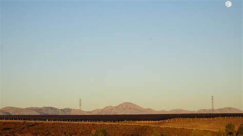 Iberdrola Se Al A Con Alcampo Para Suministrar Energ A Limpia A Sus