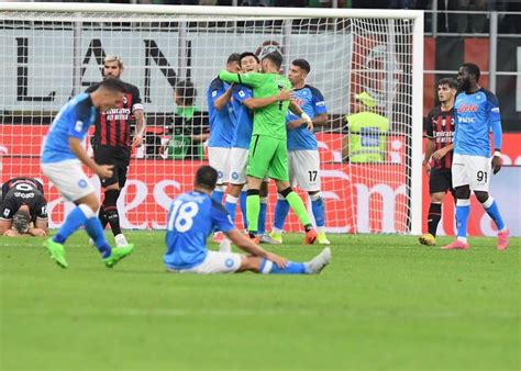 Il Napoli Sbanca San Siro Meret E Due Legni Frenano Il Milan Eco Di