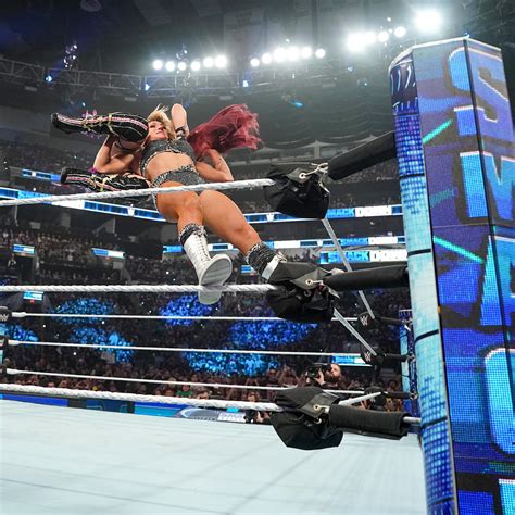 Charlotte Flair Vs Iyo Sky Friday Night Smackdown October 20 2023 Wwe Photo 45235636