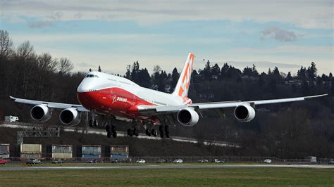 Wallpaper Photos: Boeing 747-8 Intercontinental Jumbo Jet Just a Second ...