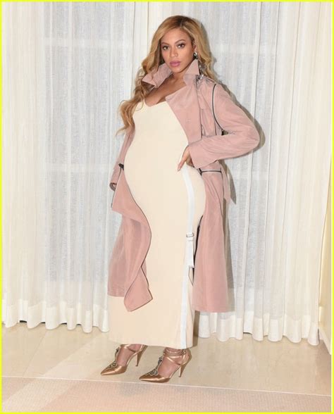 Beyonce Dresses Up Her Growing Baby Bump in Pale Pink: Photo 3876072 ...