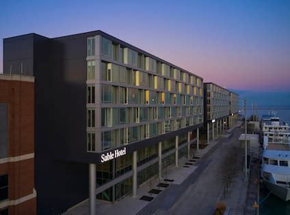 Sable at Navy Pier Chicago, Curio Collection by Hilton Hotel Photo Gallery