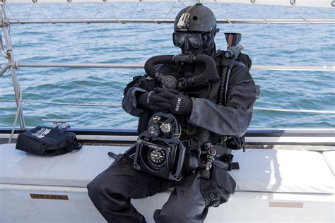 Member of Danish Frogman Corps (Frømandskorpset) [2048 x 1367 ...