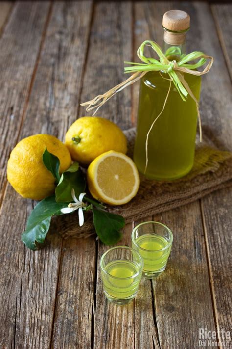 Limoncello Fatto In Casa Buonissimo La Ricetta Perfetta E I Consigli