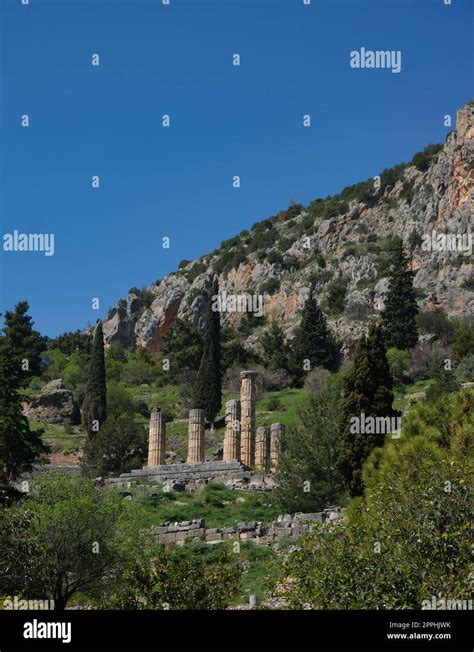 Temple of Apollo in Delphi central Greece Stock Photo - Alamy