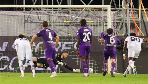 Player Ratings: Fiorentina 2-1 Milan: Build De Gea statue | Footballitarian