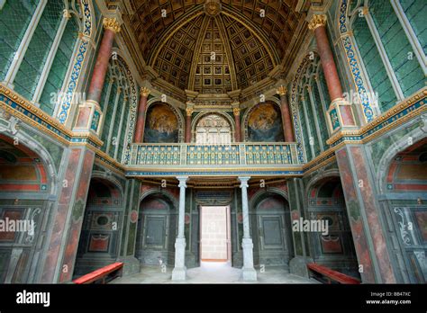 FRANCE FONTAINEBLEAU CASTLE Stock Photo - Alamy