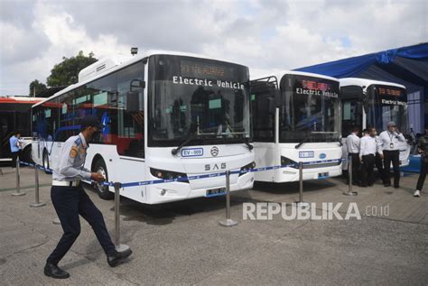 Uji Coba Bus Listrik Transjakarta Pada Rute Kampung Melayu Tanah