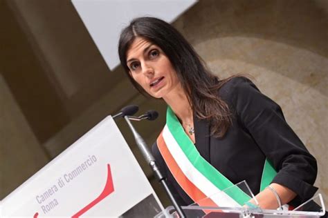 Processo Raggi Sindaca Assolta Il Fatto Non Costituisce Reato