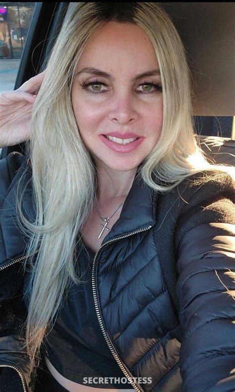 Mature Escorts Offering Nude Massage In Houston TX USA