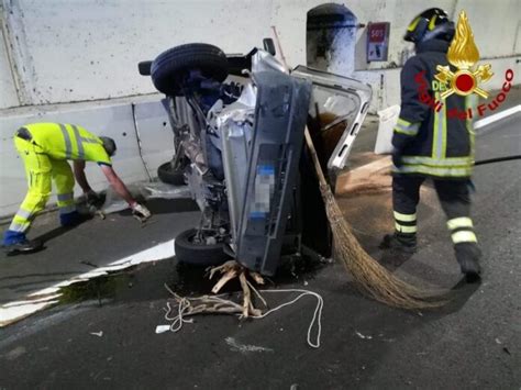 Incidente Tra Due Auto Sulla Statale 106 Tra Squillace E Borgia Feriti